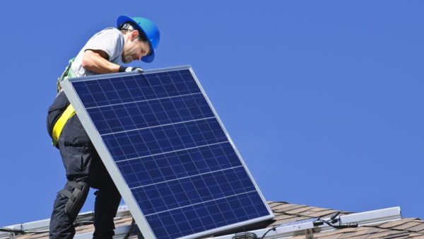 Solar panel installation (image: Dreamstime)