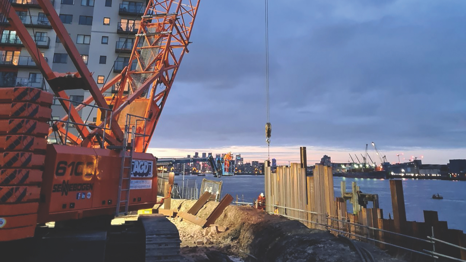 Aarsleff Ground Engineering has installed temporary and permanent retaining walls to allow for three tower blocks to be constructed for developer Comer Group at the Mast Quays riverside apartments development in London’s Woolwich