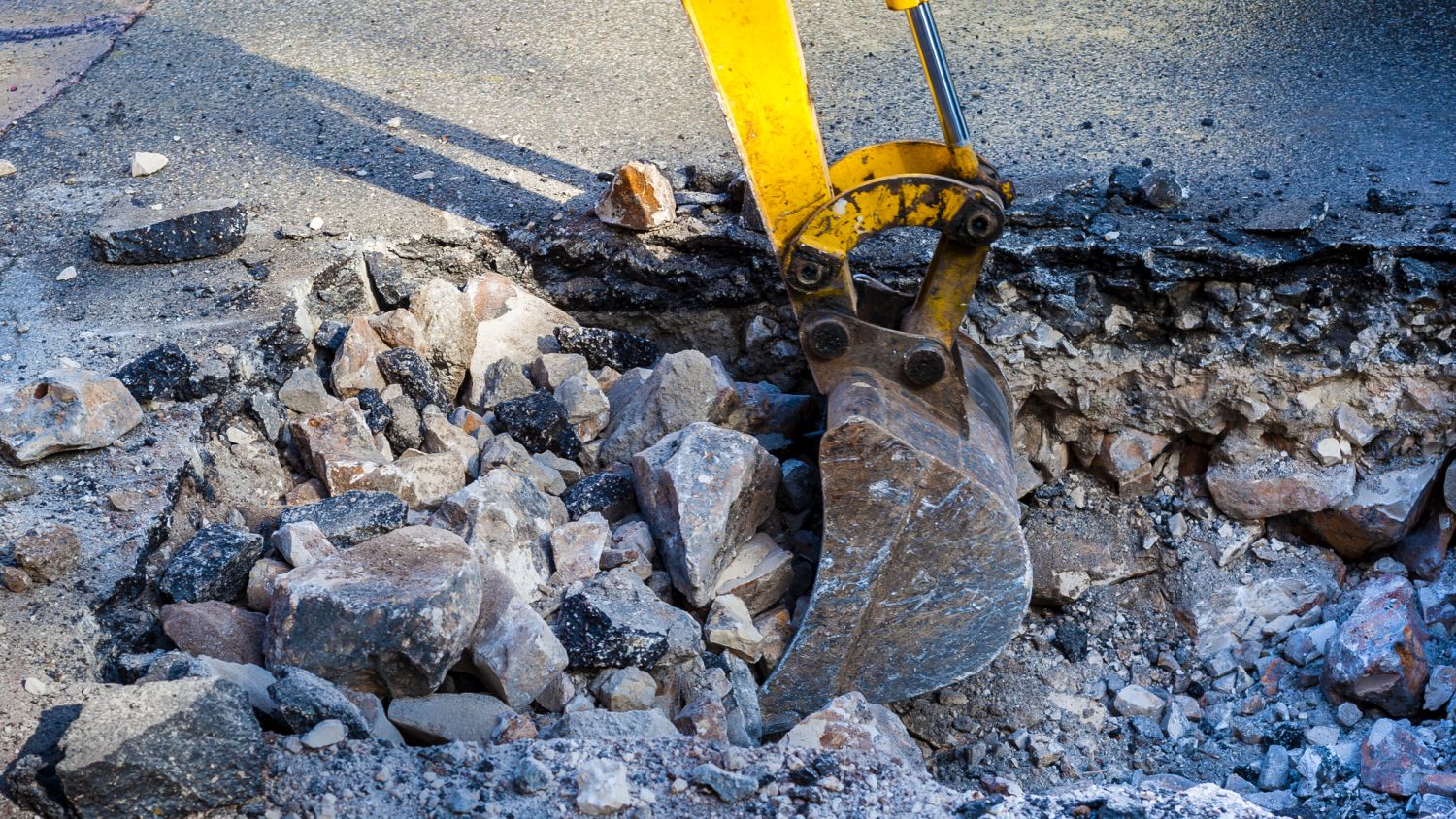 Digging in busy towns and cities poses the risk of cable strike (Image: Dreamstime)