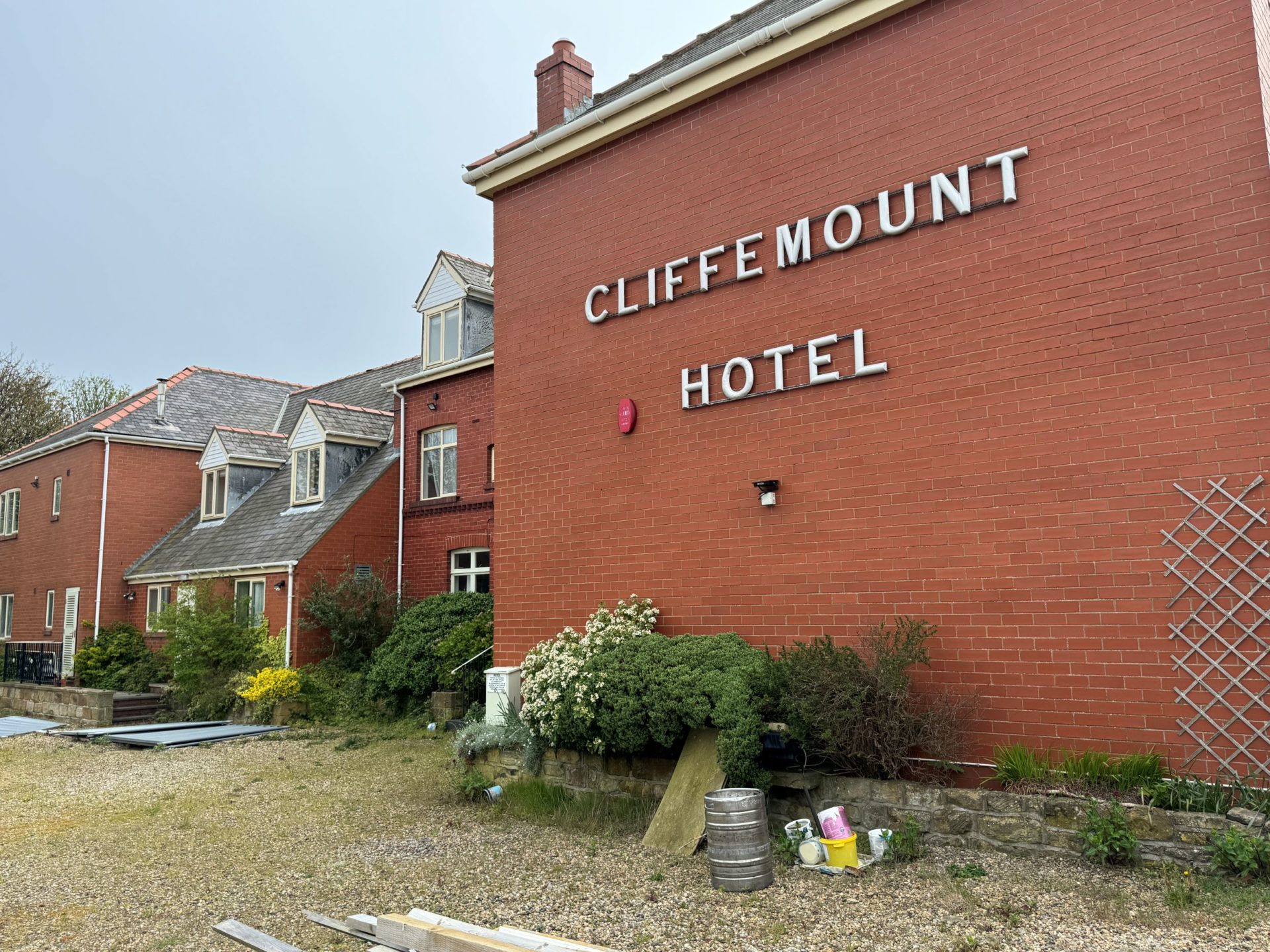 The front of the Cliffemount Hotel