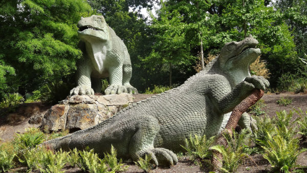 The Victorian dinosaurs in Crystal Palace Park (Image: WikimediaCommons/Ian Wright)