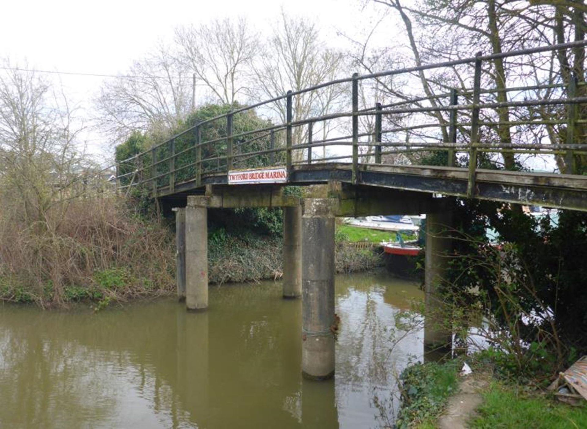 bridge recycled fishing nets - The old steel bridge which has now been replaced.