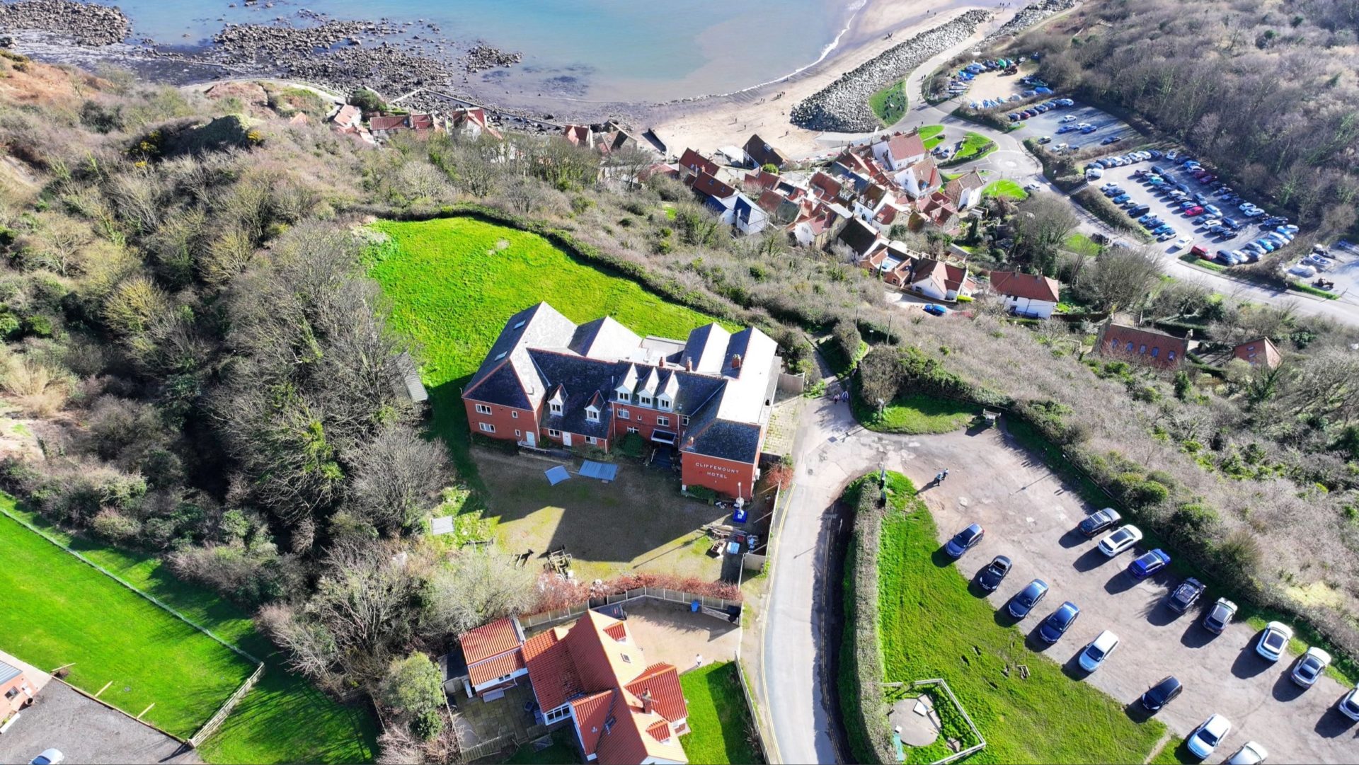 Drone view of the Cliffemount Hotel 