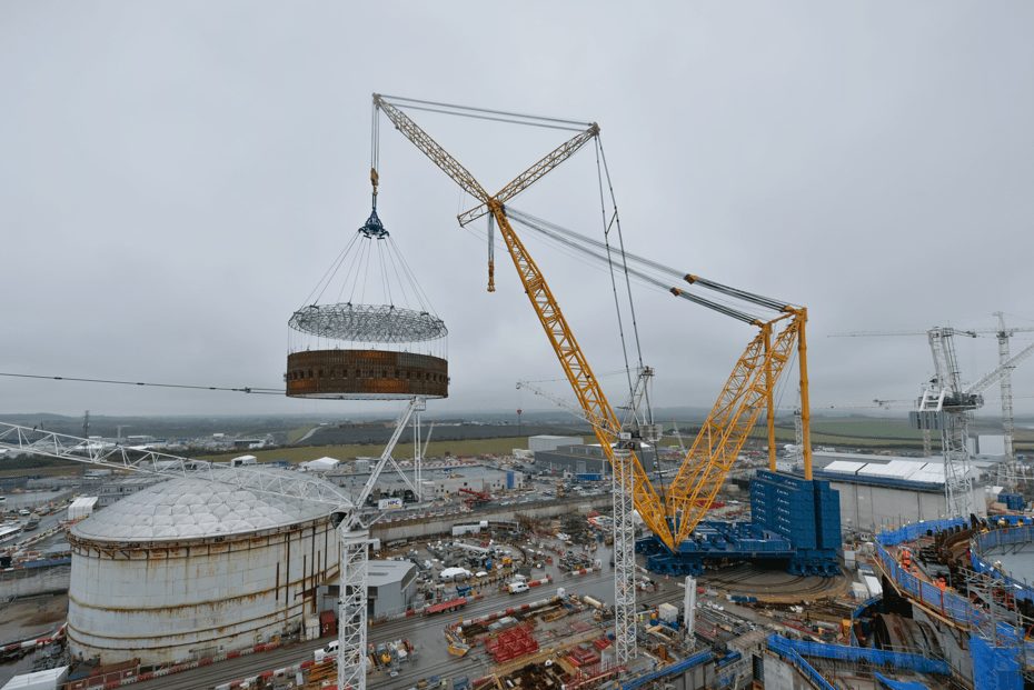 Big Carl lifting final steel liner ring at Hinkley Point C