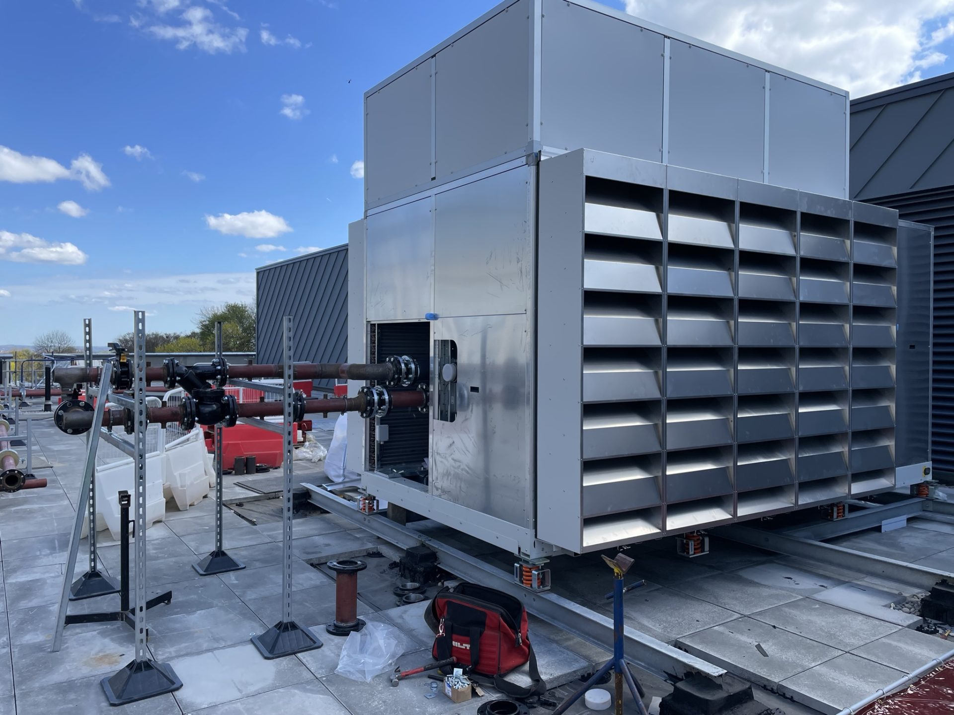 Heat pump installation on a commercial office building (image: Mott MacDonald).