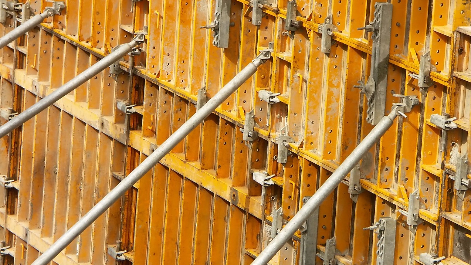 Formwork propping (image: Dreamstime).

concrete digital surveillance