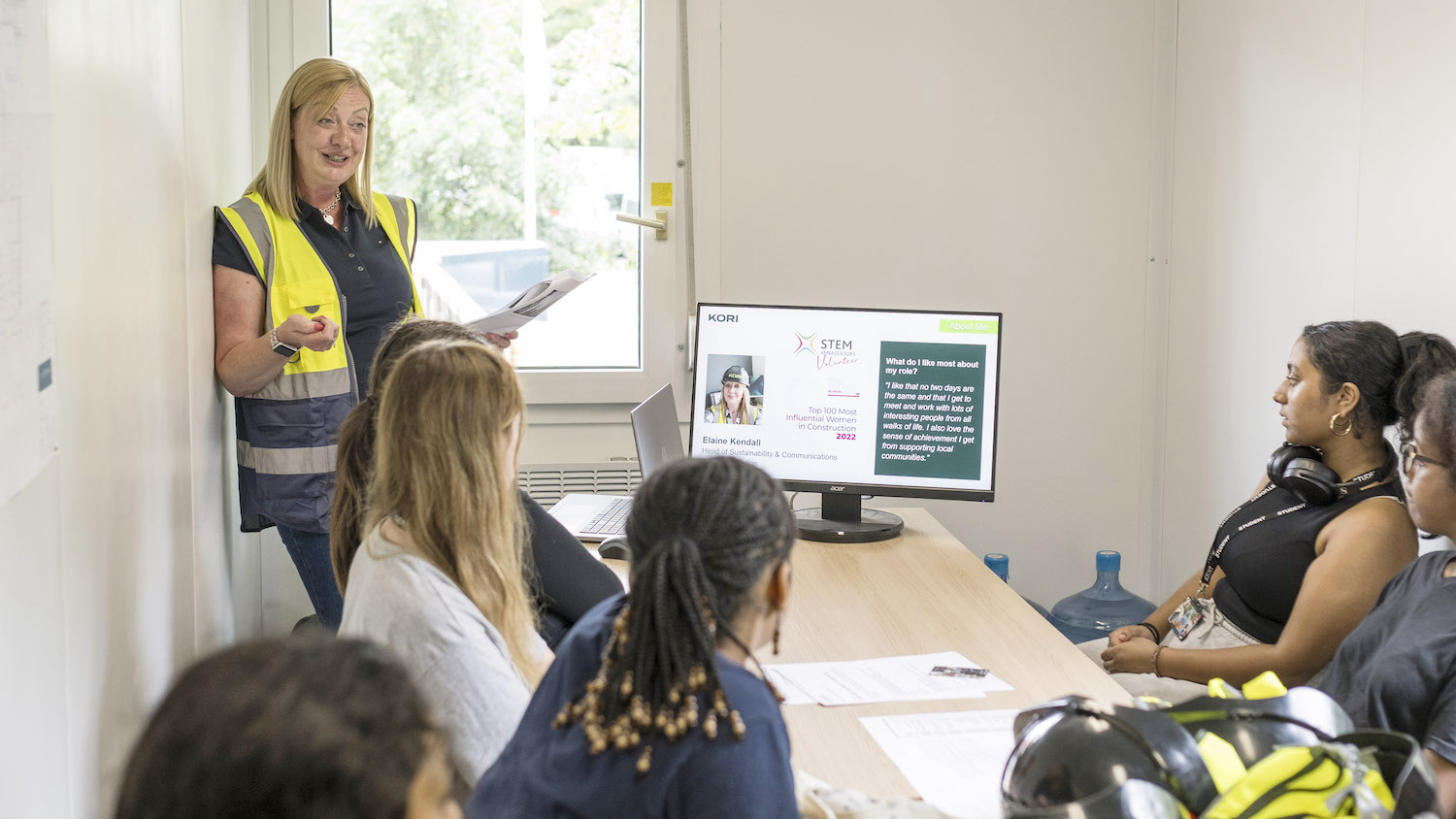 Elaine Kendall gives a careers talk and site tour at Kori Construction’s 63-bedroom care home project in Harpenden for students from nearby Parmiter’s School