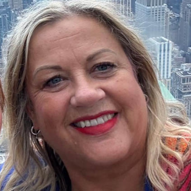 Julie Curtis, Tilbury Douglas