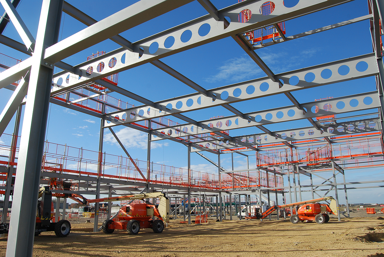 20m-long Westok beams form the double-height sports hall. Image: Alignment Media