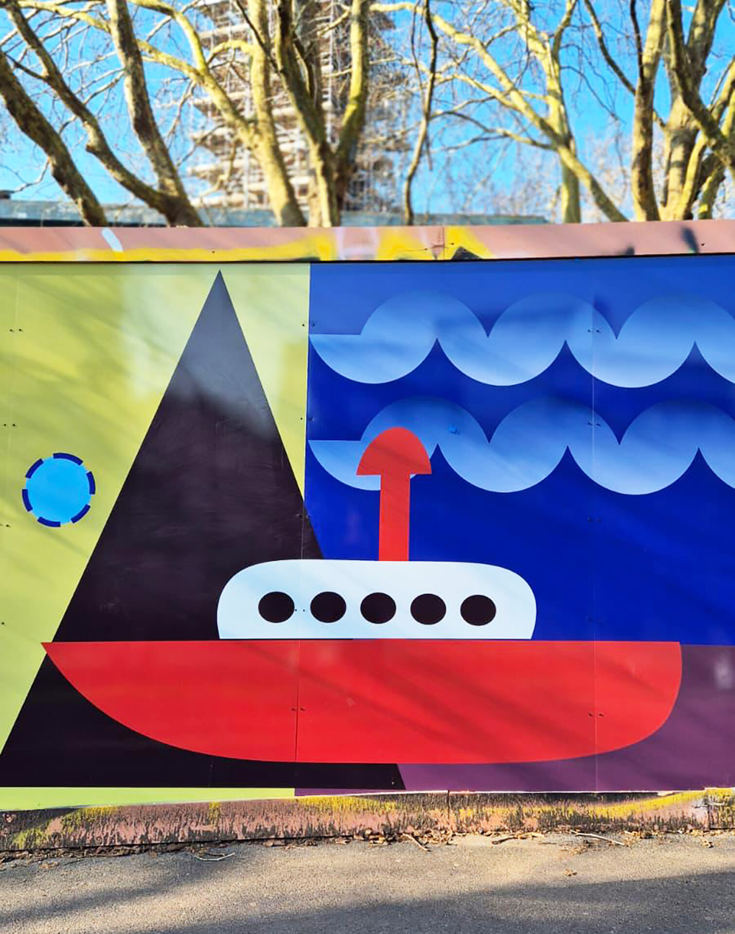 Artwork depicting Bristol’s heritage on the St Peter Le Port site hoardings. Image: Akoje