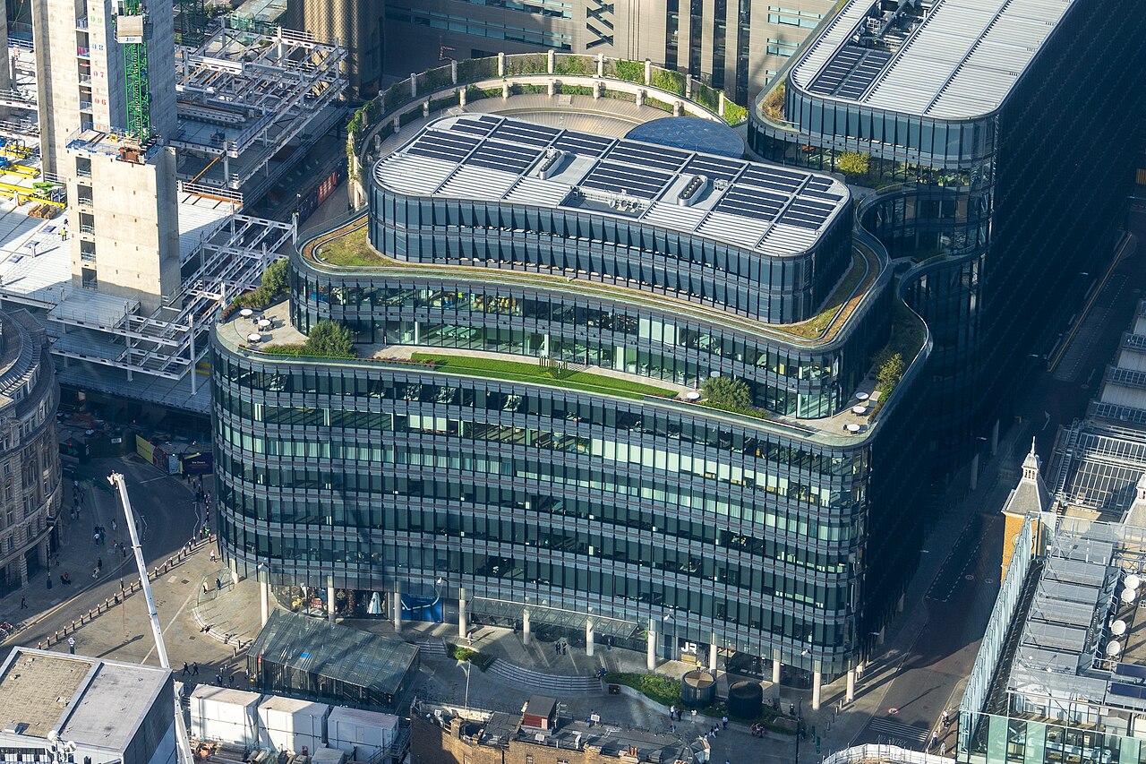McAlpine carbon reduction - Sir Robert McAlpine achieved a 33% reduction in absolute Scope 1, 2 and 3 carbon emissions in five years to 2025