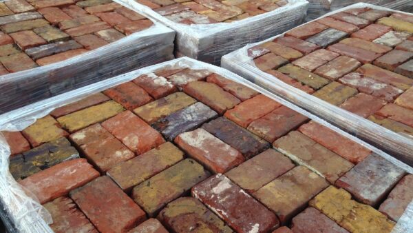New clay bricks require raw materials to be extracted, processed and fired at high temperatures. None of that applies with reclaimed bricks. Image: Courtesy of Tunley Environmental